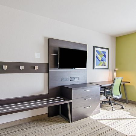 Holiday Inn Express & Suites - Atchison By Ihg Bagian luar foto