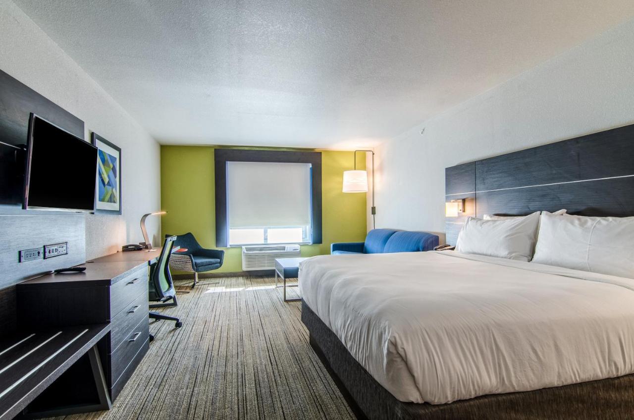 Holiday Inn Express & Suites - Atchison By Ihg Bagian luar foto
