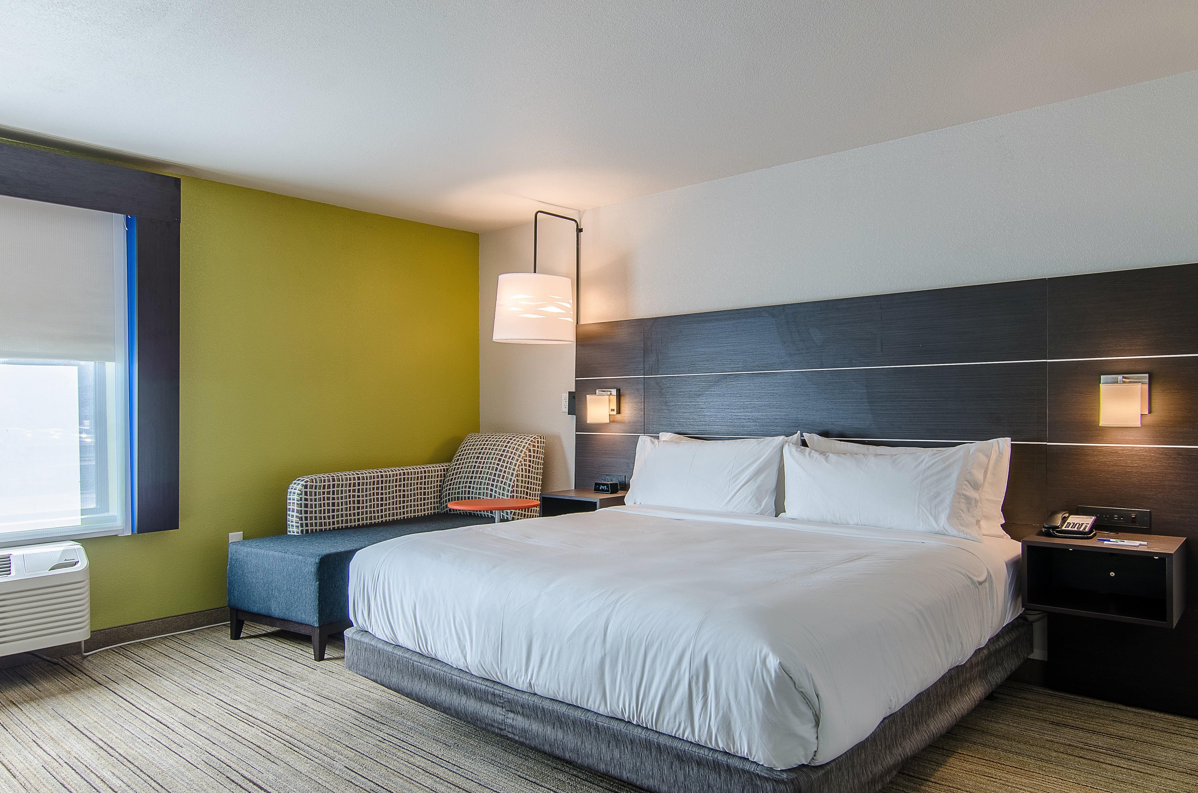 Holiday Inn Express & Suites - Atchison By Ihg Bagian luar foto