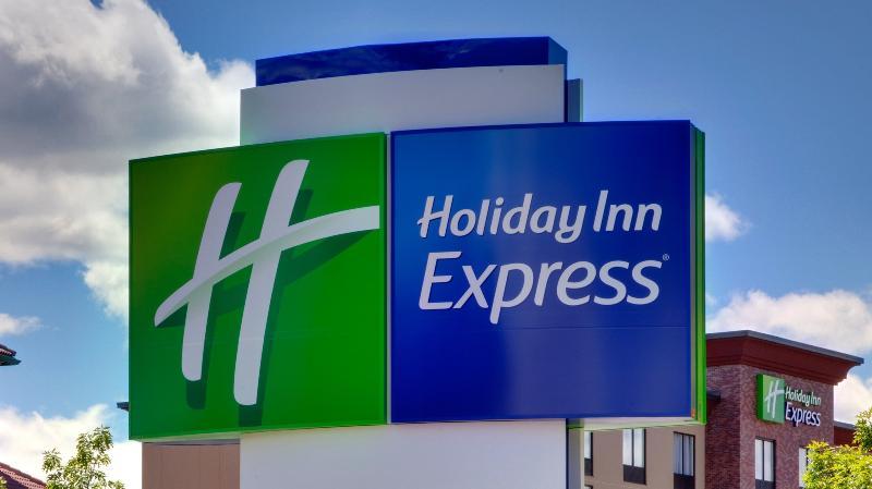 Holiday Inn Express & Suites - Atchison By Ihg Bagian luar foto